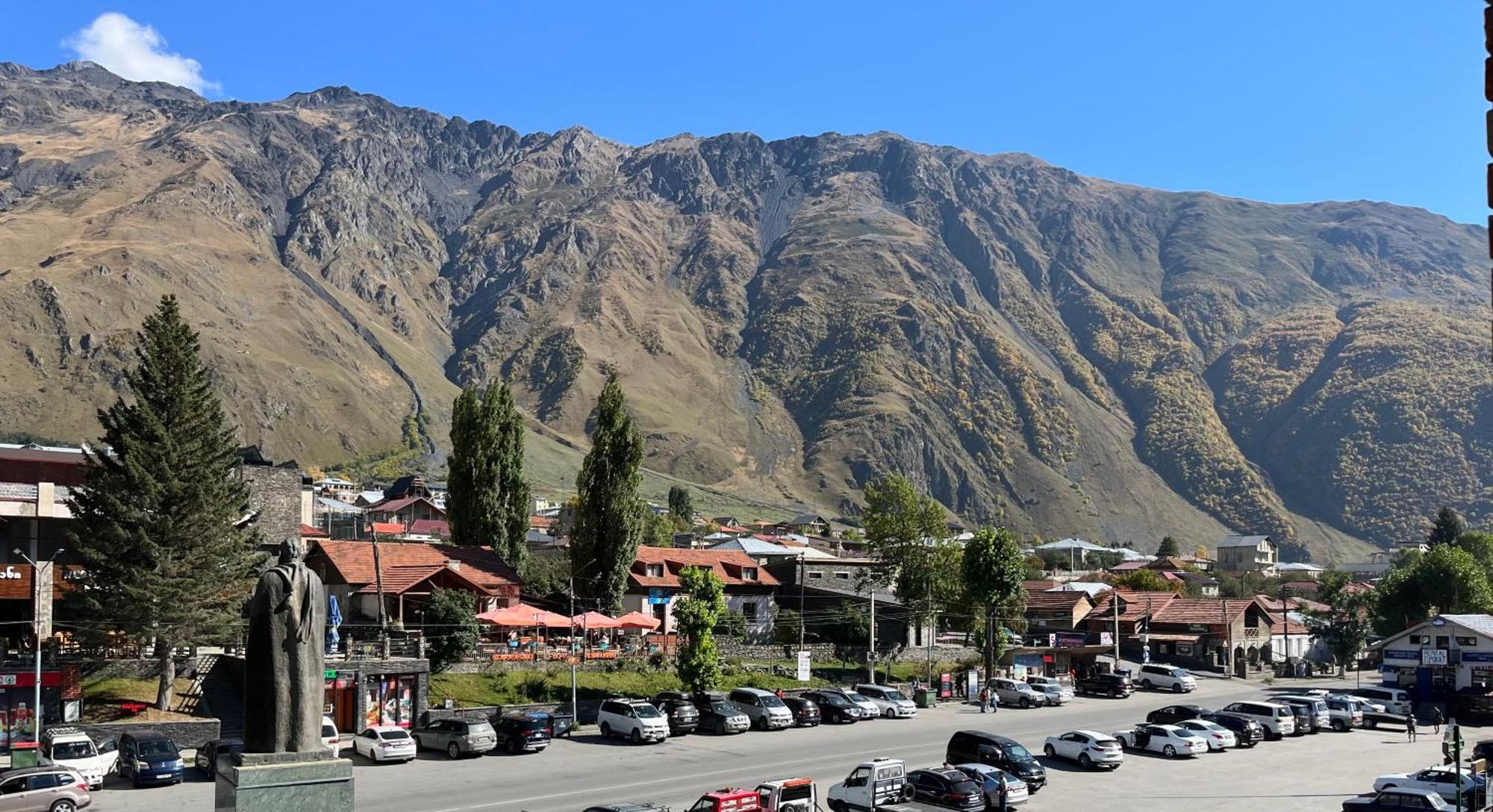 Hotel Stancia Kazbegi - City Center エクステリア 写真