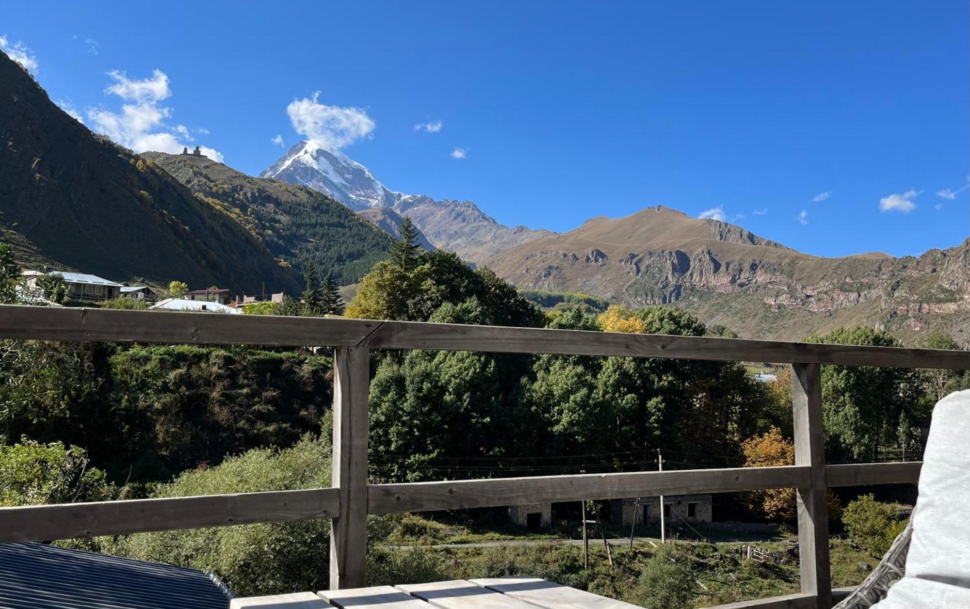 Hotel Stancia Kazbegi - City Center エクステリア 写真
