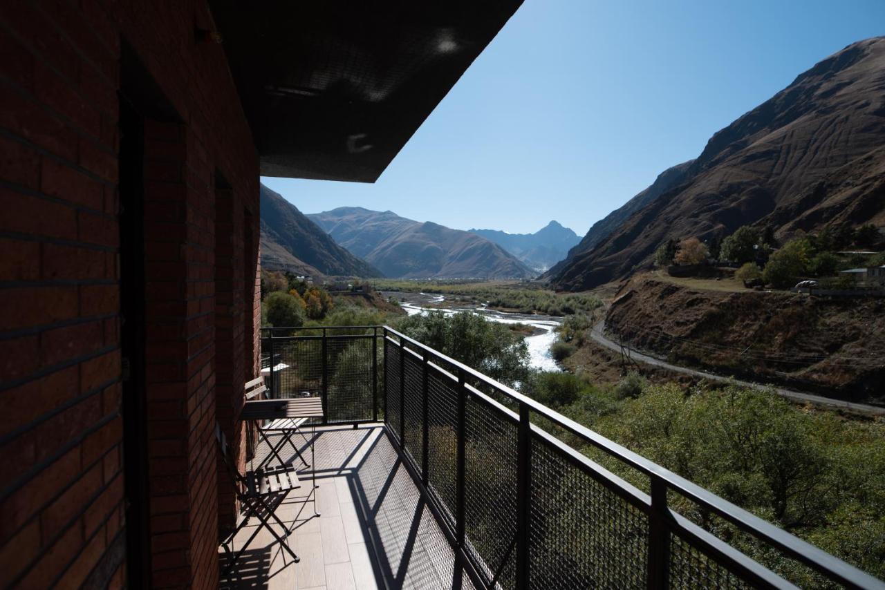 Hotel Stancia Kazbegi - City Center エクステリア 写真